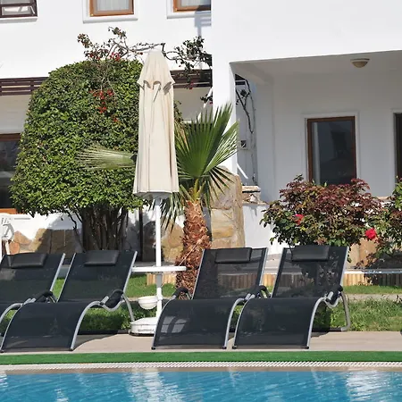 Hotel Club Cherry & Family 2*