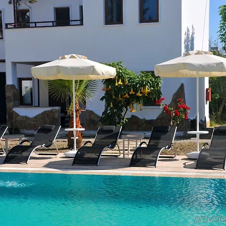 Club Cherry & Family ホテル 2*