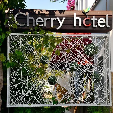 Club Cherry & Family 호텔 2*