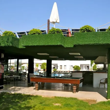 Club Cherry & Family ホテル 2*