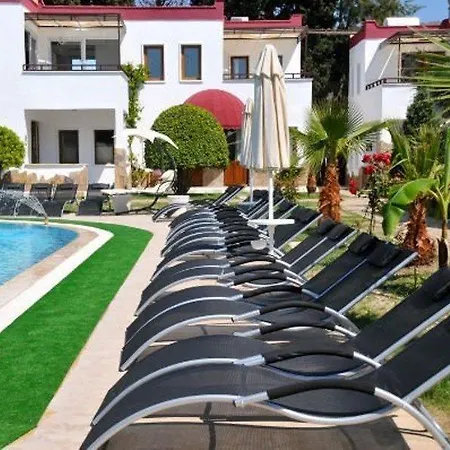 Club Cherry & Family