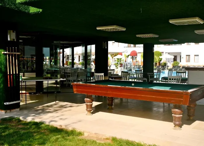 Club Cherry & Family 2*