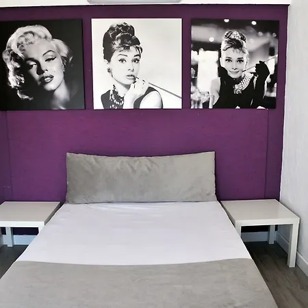 Club Cherry & Family トゥルグトレイス