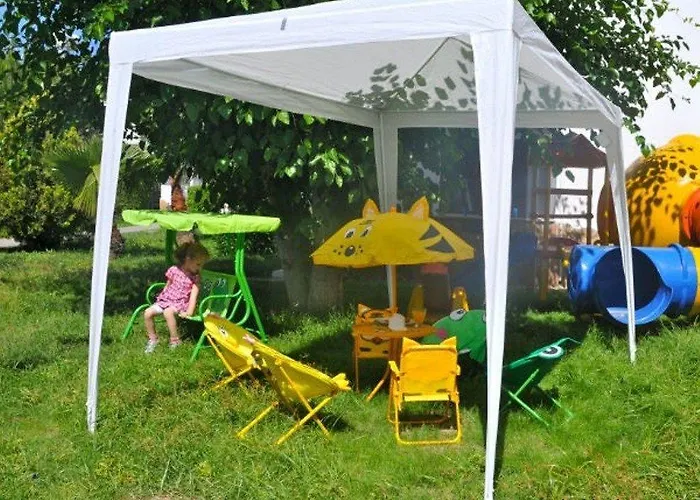 Club Cherry & Family 2*