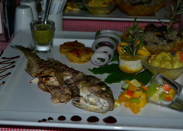 Club Cherry & Family Hotel 2*