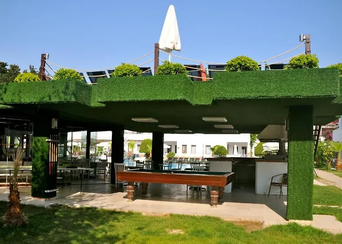 Club Cherry & Family Hotel 2*