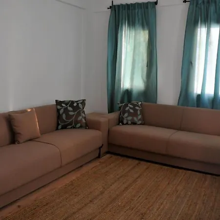 Club Cherry & Family فندق 2*