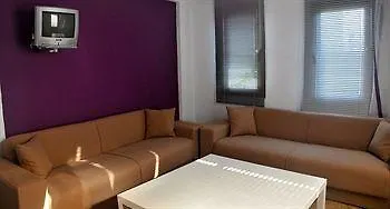 Club Cherry & Family تورغوتْريس